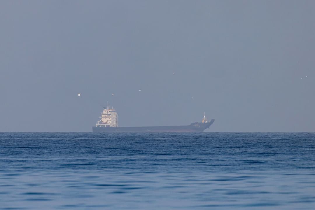 Iran Charges Some Ships Hormuz Transit Fees for Safe Passage - Bloomberg.com