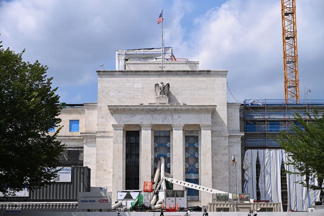 Goldman Says Markets Too Hawkish on Betting Fed Will Hike Rates - Bloomberg.com