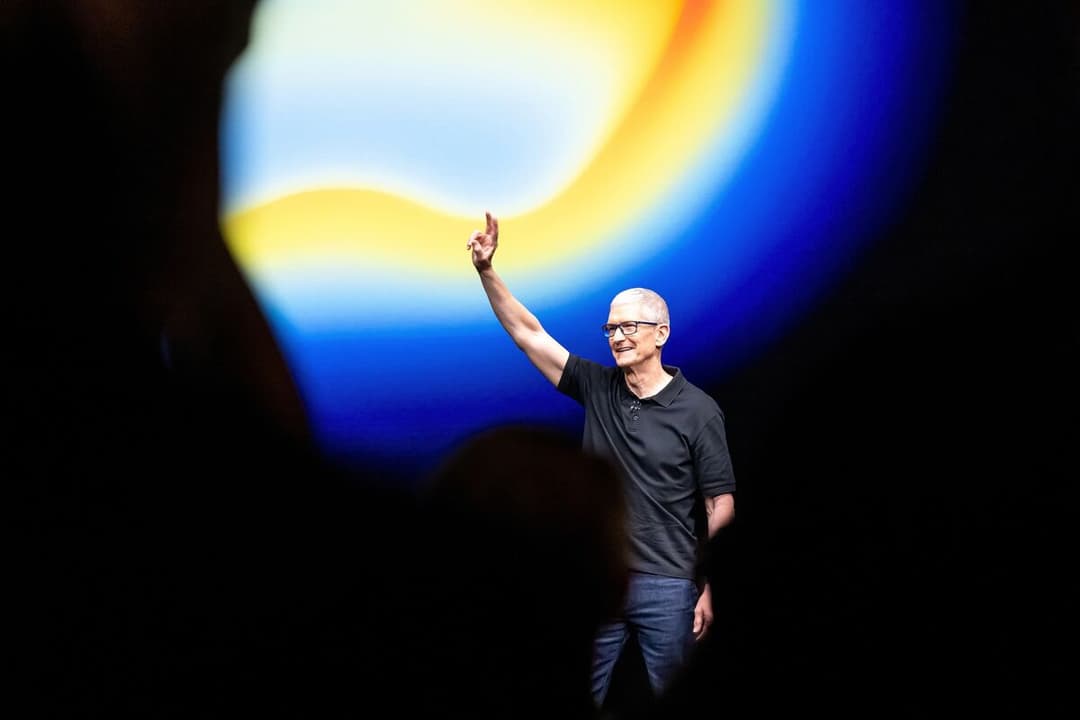 Apple Prepares to Kick Off 2026 With the iPhone 17e, New iPads and Macs - Bloomberg.com