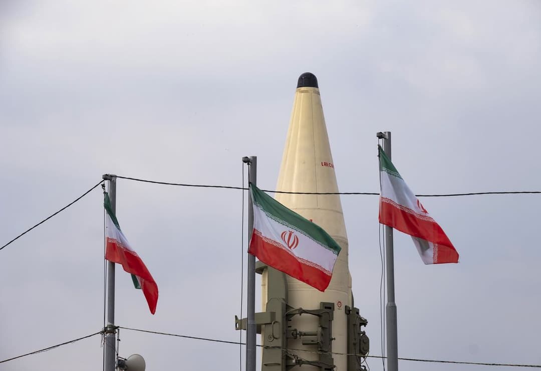 Americans Injured in Iranian Missile Strike on Kuwaiti Air Base - Bloomberg.com