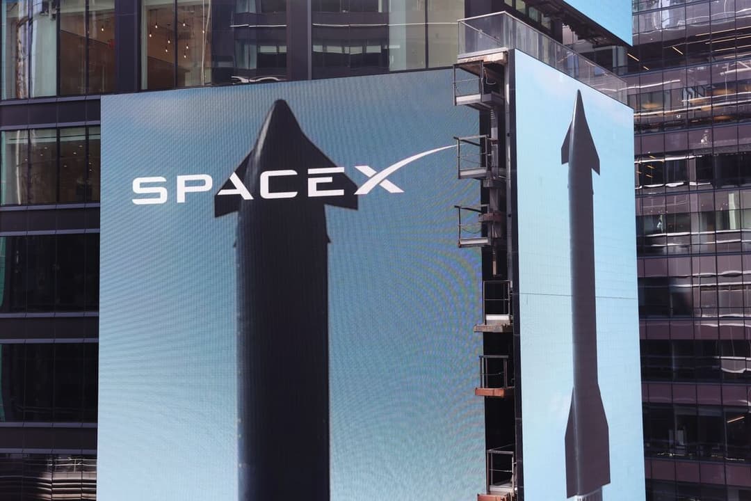 SpaceX Investors at US Retail Brokers Got at Least One IPO Share - Bloomberg