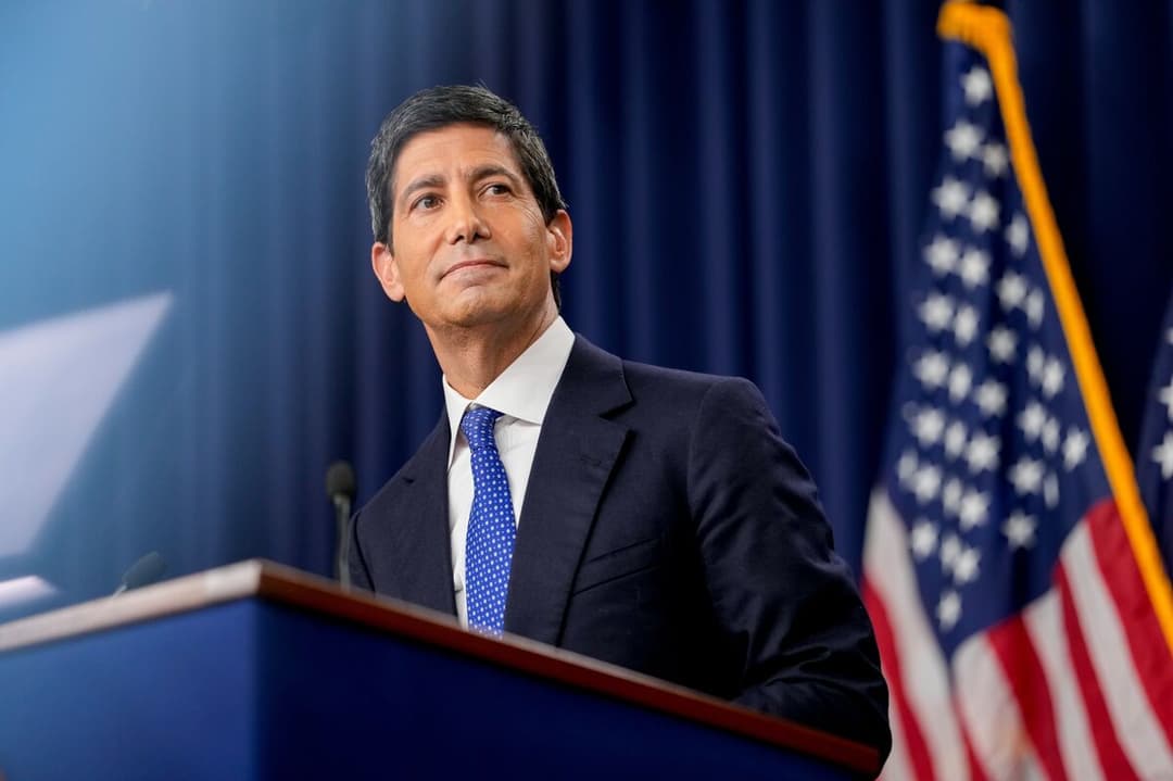 Warsh Defies Trump’s Calls for Rate Cut as War Stokes Inflation - Bloomberg.com