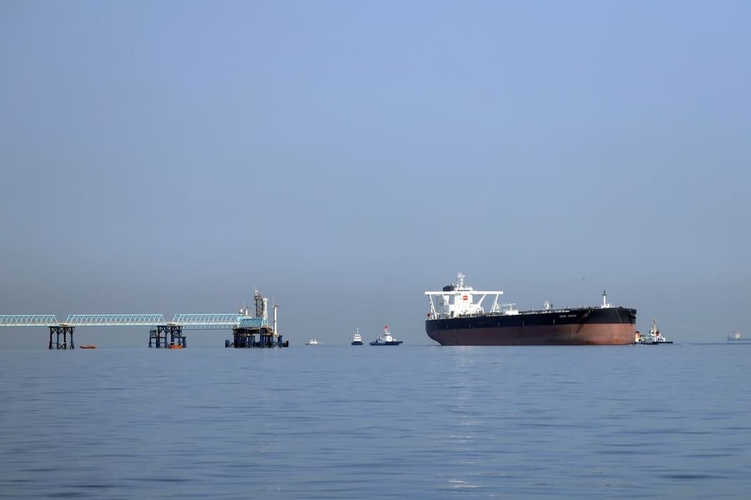 HORMUZ TRACKER: Weekly Transits Reach Highest Since War Began - Bloomberg.com