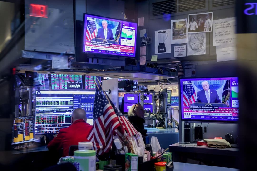 Trump’s 3,711 Trades Point to Multiple Stock-Market Strategies - Bloomberg.com