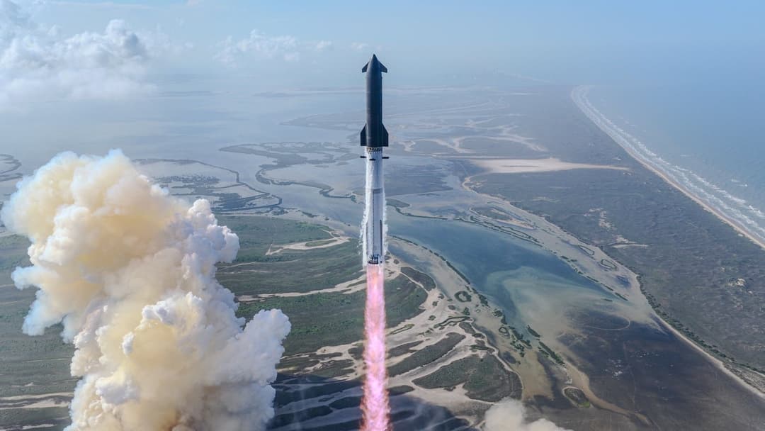 FAA grounds SpaceX's Starship V3 megarocket after Flight 12 'mishap' - Space