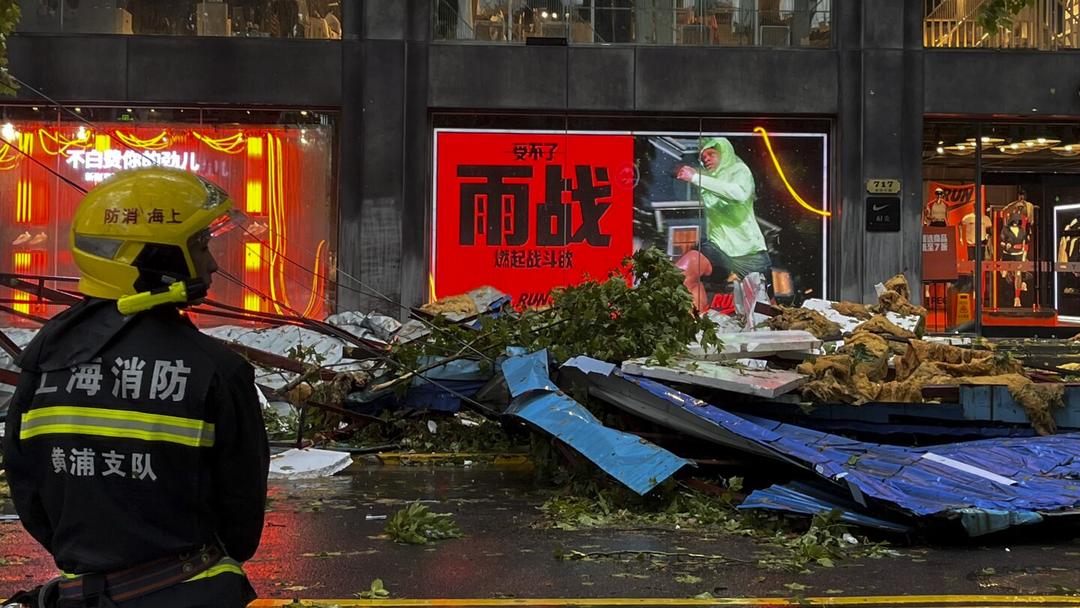 Typhoon hits Shanghai with 94-mph winds after 400,000 people were evacuated - The Associated Press