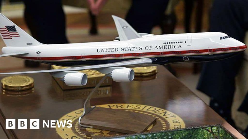 Air Force One set for makeover paint job with new colours - BBC