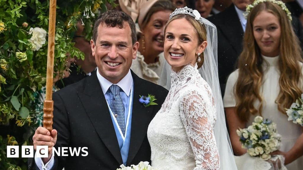 King Charles arrives for Peter Phillips' wedding to NHS nurse - BBC