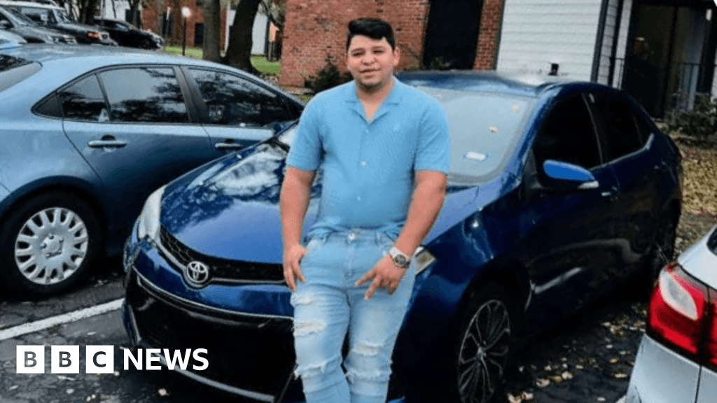 US judge blocks deportation of DoorDash driver shot by ICE - BBC