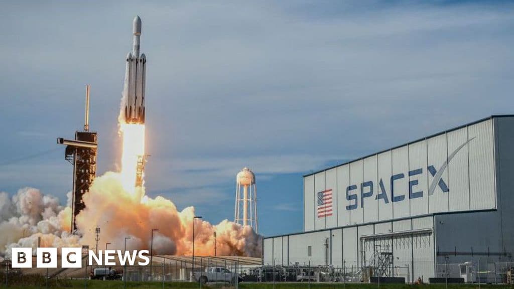 Musk's SpaceX to build $100bn launch facility in Louisiana - BBC