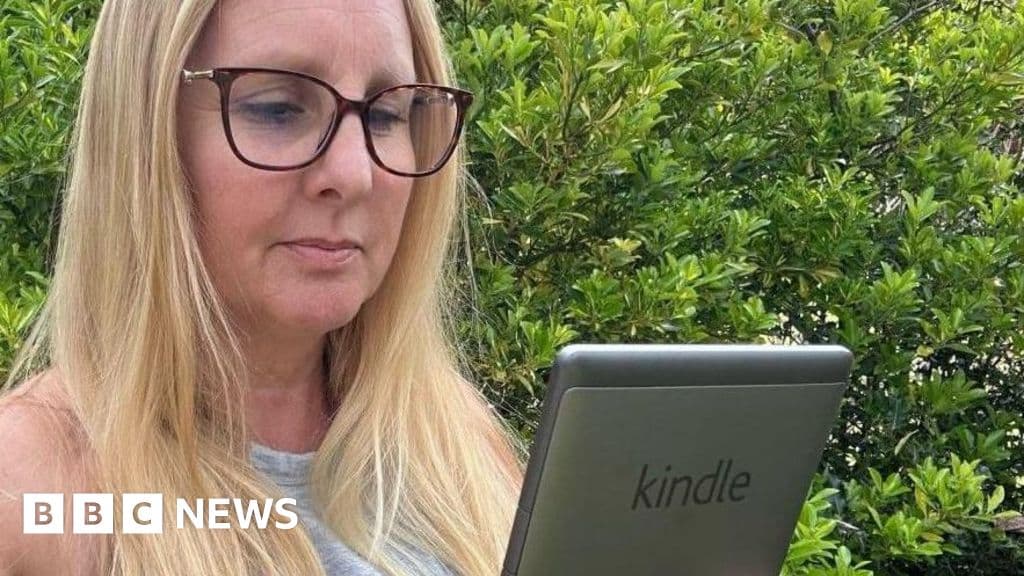 Amazon to end support for older Kindles, prompting user outcry - BBC