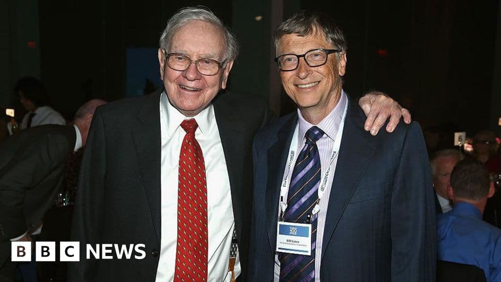 Billionaire Warren Buffett stops donations to Bill Gates charity - BBC