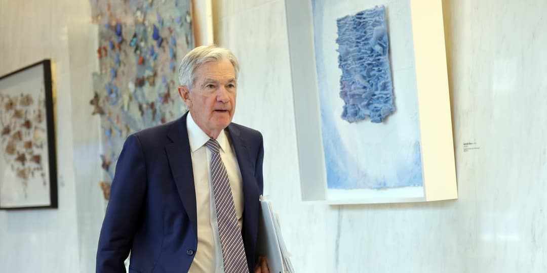 Fed chief Powell says risks to economy suggest rates could go lower or higher - marketwatch.com