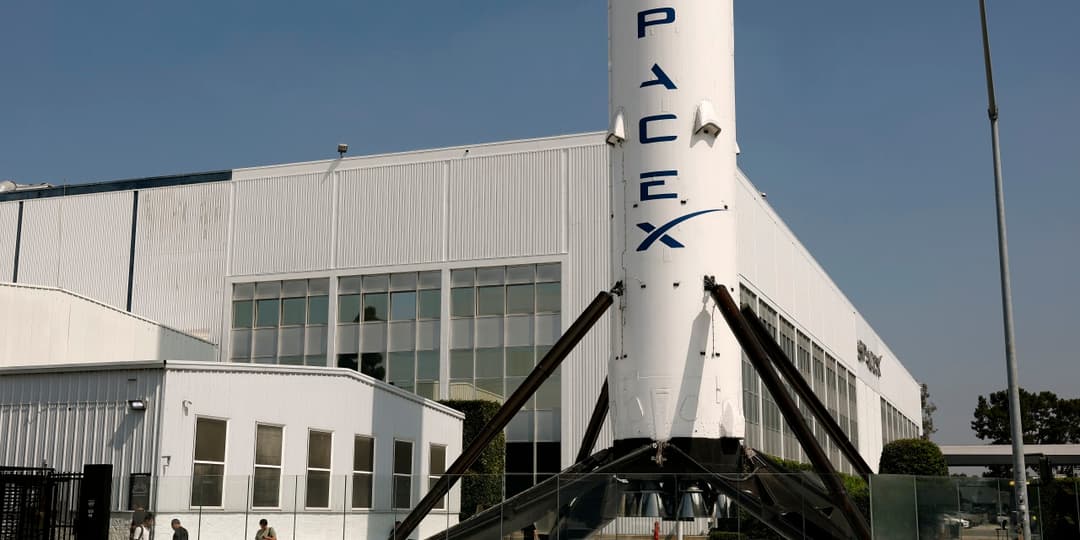 SpaceX Stock Drops on Ballooning AI Bill - WSJ
