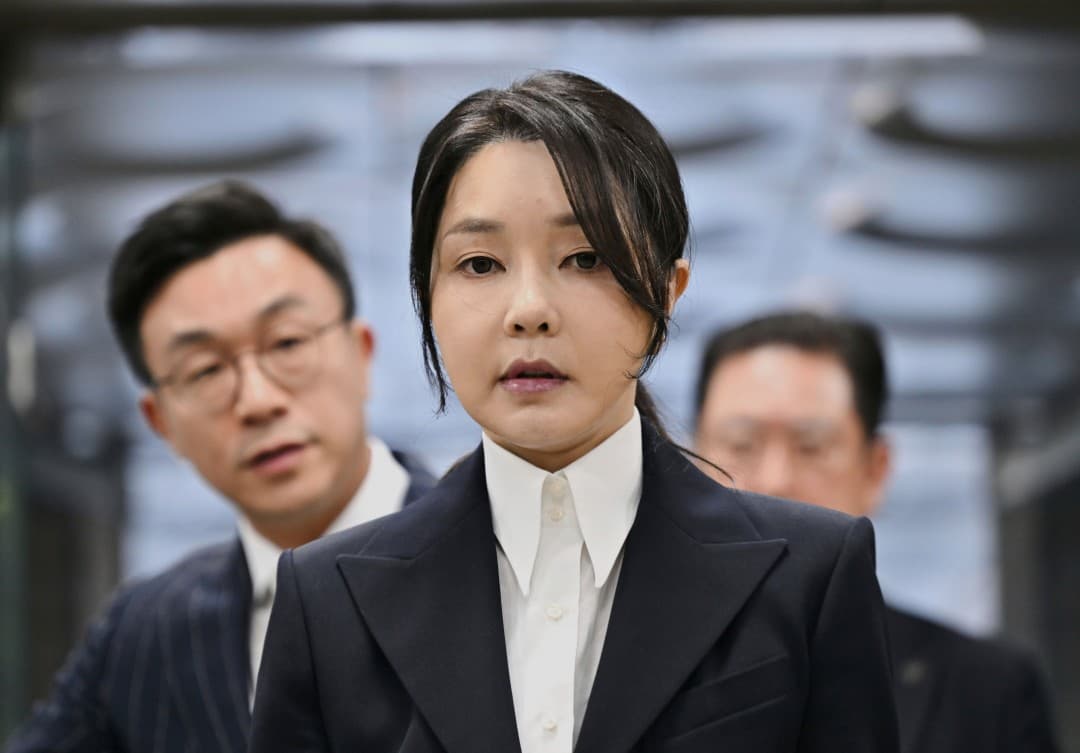 Ex-First Lady Jailed Over Bribes From Robot Dog Maker - Newser