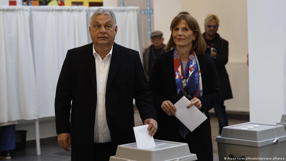 Hungary election: Orban faces tight race in pivotal vote - DW.com