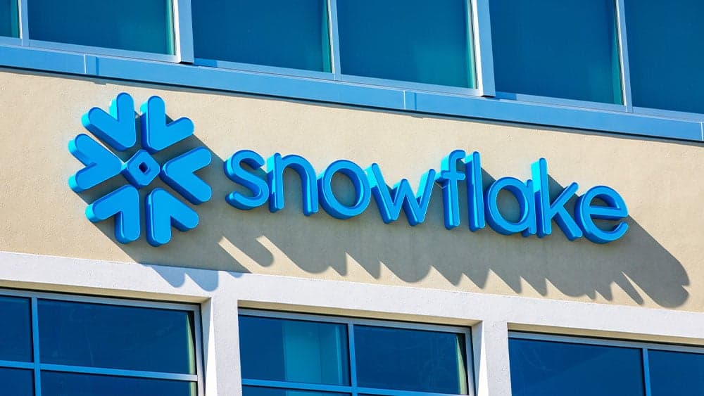 Snowflake Earnings, Revenue, Guidance Top Estimates. AI Software Stock Jumps. - Investor's Business Daily